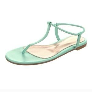 $695 GIANVITO ROSSI
Jaey Leather Thong Sandals size 39